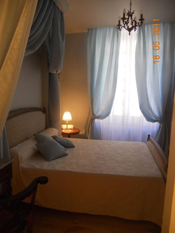 Les Drapiers De Villenouvelle 蒙托邦 客房 照片